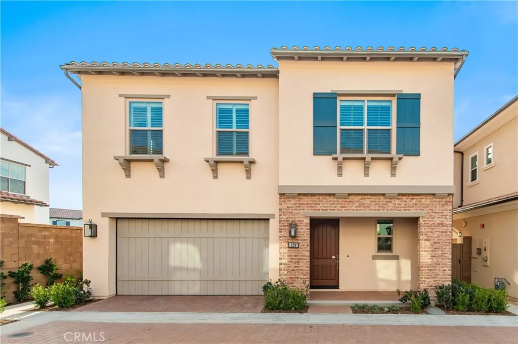 $750,000+