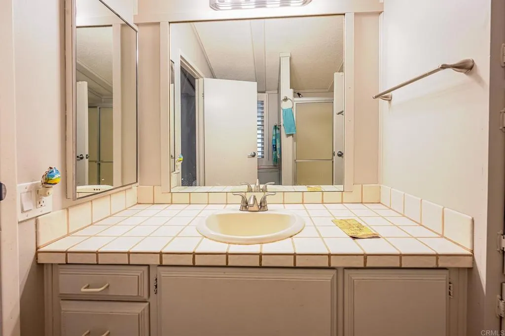 https://cdn.realtyfeed.com/cdn/127/306604273/ea938900aa22613b2923f4f4219a3f55.webp