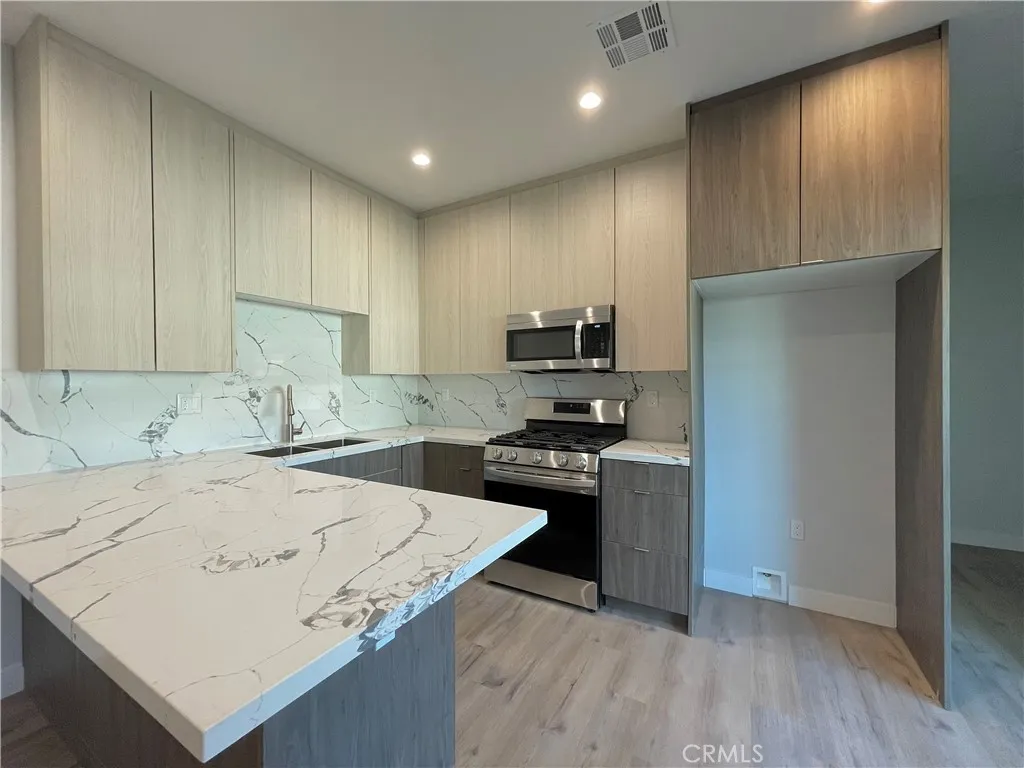 7866 Clearfield Ave, Panorama City, CA 91402 - Photo 5 of 11, Panorama City, CA