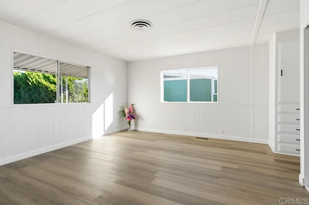 https://cdn.realtyfeed.com/cdn/127/306604638/ef86b664867ba94e9808516e4a437c14.webp