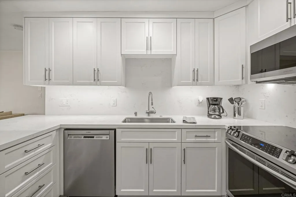 https://cdn.realtyfeed.com/cdn/127/306604764/051d2ee0cc28c29edcfcd7e781527b39.webp