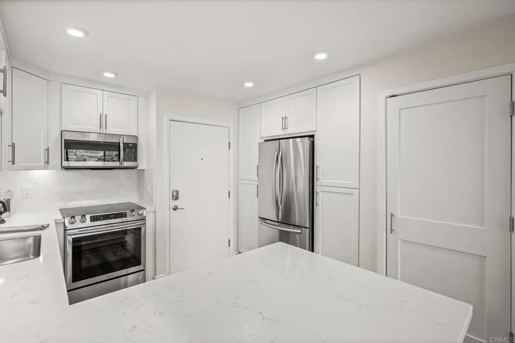 https://cdn.realtyfeed.com/cdn/127/306604764/385e431cbfddddc2576bcff3fa0e8755.webp