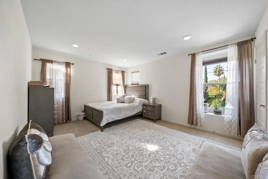 https://cdn.realtyfeed.com/cdn/127/306604800/56ad924f875cce2c5d3c2f65742049c5.webp