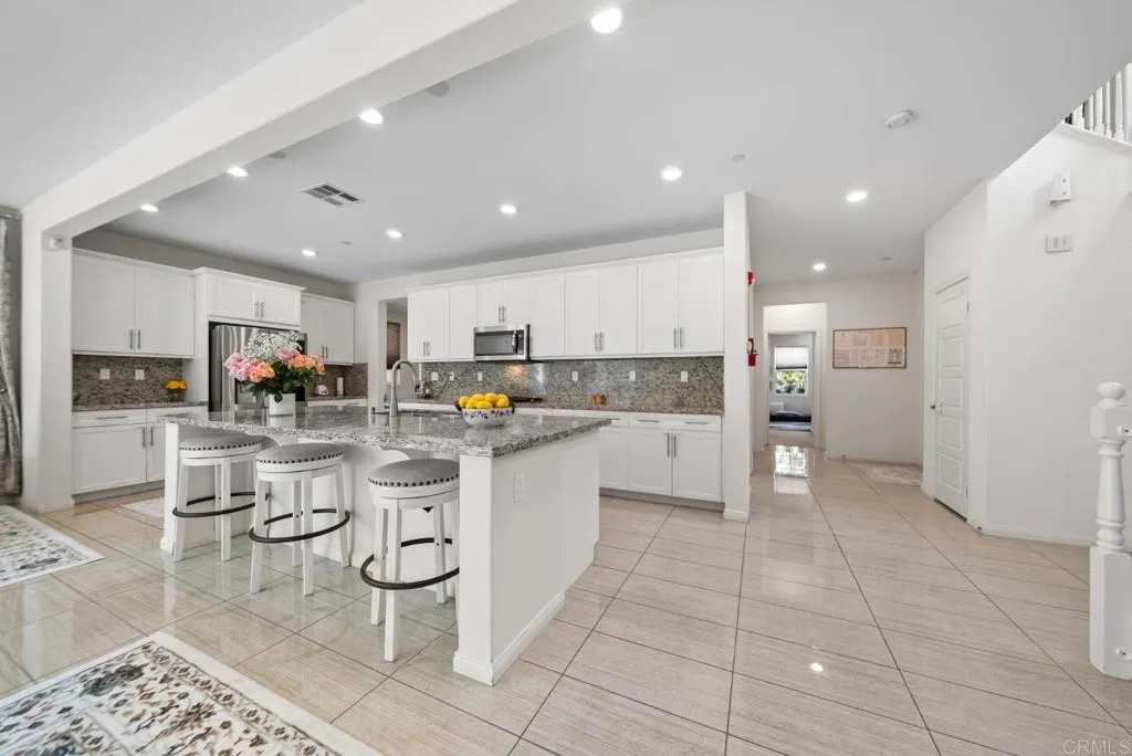 https://cdn.realtyfeed.com/cdn/127/306604800/94a184021246bc0b87d38c73559dca59.webp
