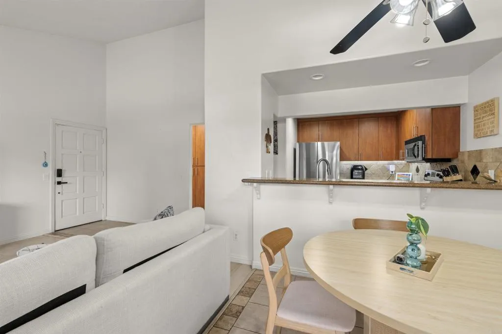 https://cdn.realtyfeed.com/cdn/127/306604829/d66c5fe7a9344081dd70e5b4a4101c64.webp
