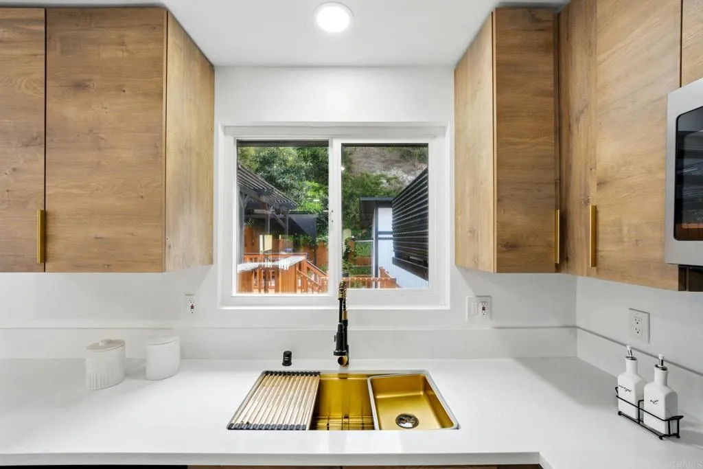 https://cdn.realtyfeed.com/cdn/127/306604830/cd7523603d76627745327433902f04e3.webp