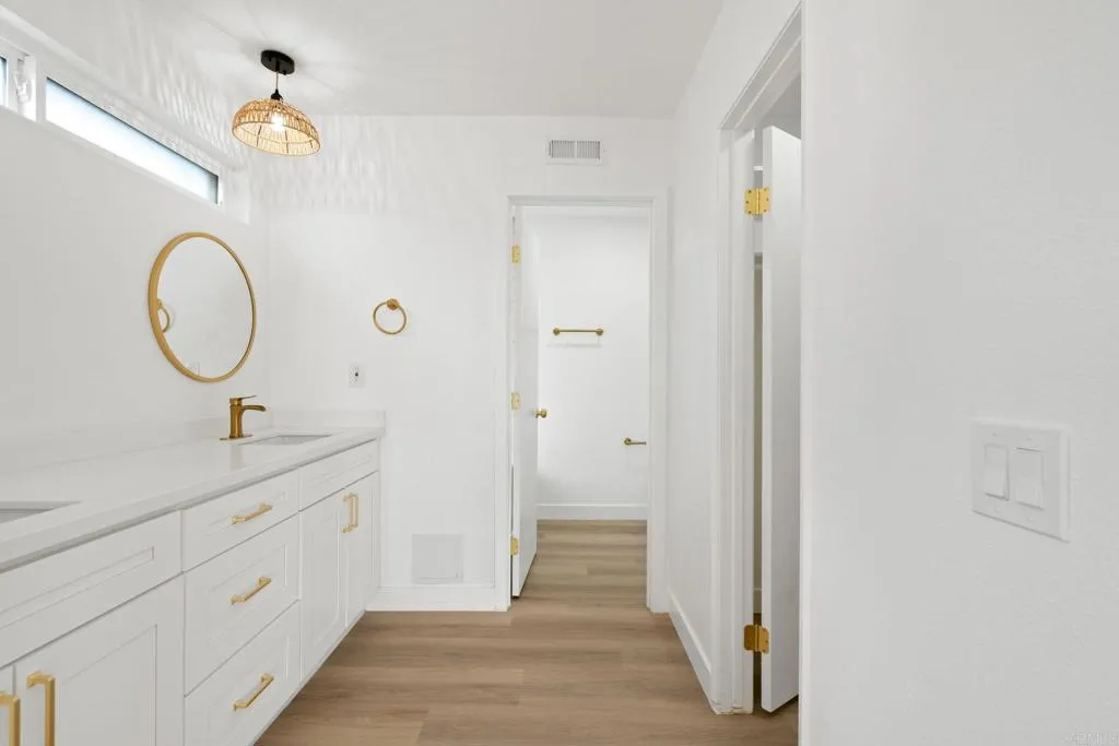 https://cdn.realtyfeed.com/cdn/127/306604857/45d66680803dac84cb47b367a414f914.webp