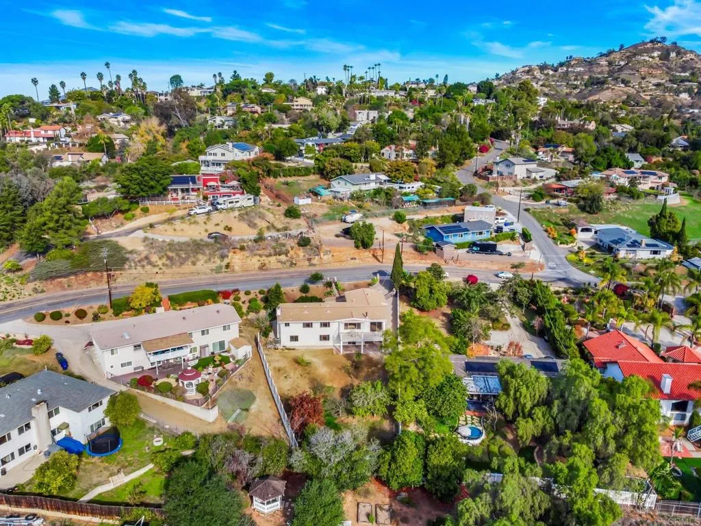 https://cdn.realtyfeed.com/cdn/127/306604897/83aa9392b366c9bad5774b8d6ed92734.webp