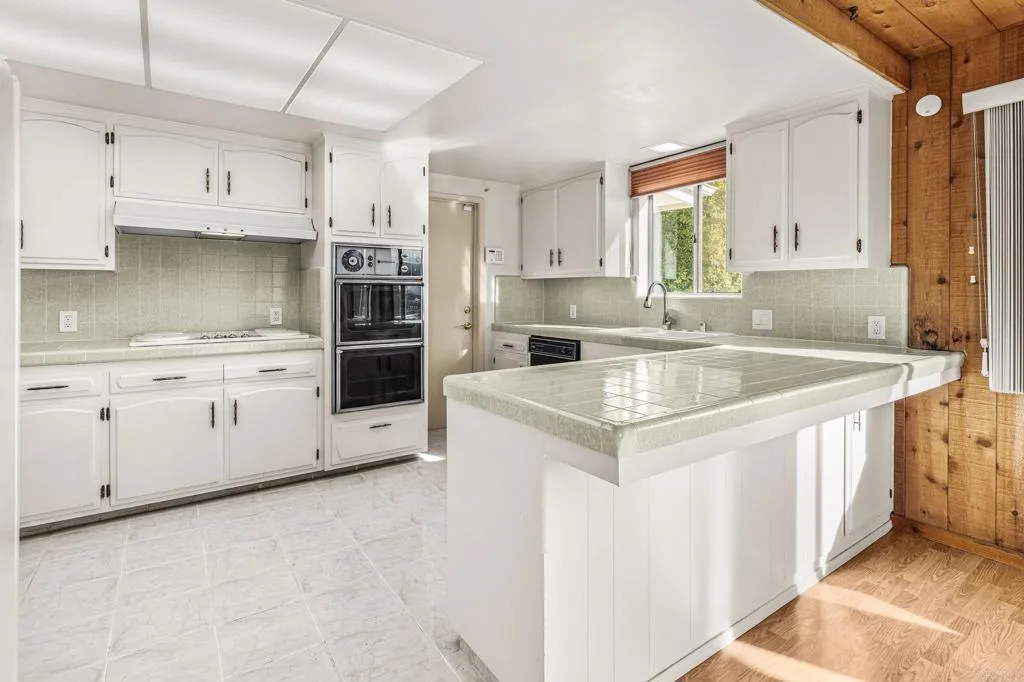 https://cdn.realtyfeed.com/cdn/127/306604897/f09529d5638d88282744fe7c0233b6d4.webp