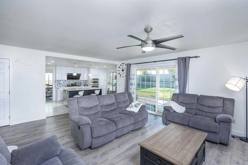 https://cdn.realtyfeed.com/cdn/127/306604997/598d291258d570bb1de8c4a37f1f714c.webp