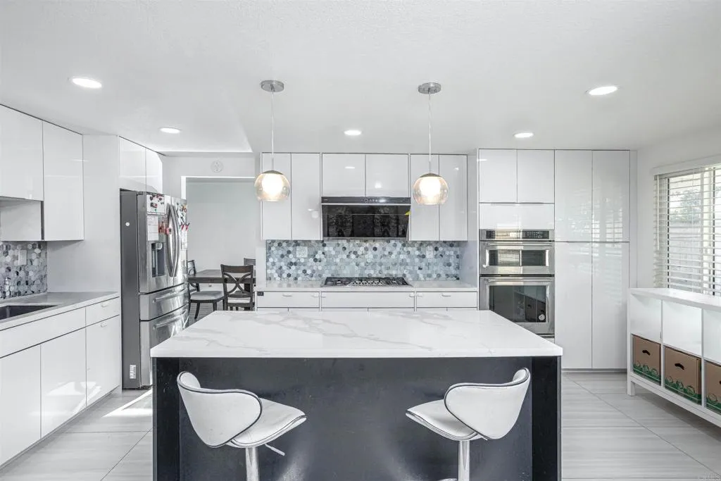 https://cdn.realtyfeed.com/cdn/127/306604997/6f56a07ee824a8b115c2081a061d9cd9.webp
