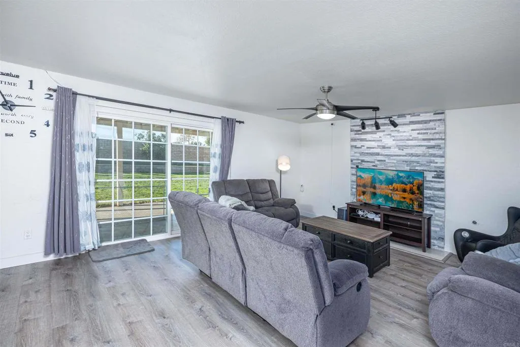 https://cdn.realtyfeed.com/cdn/127/306604997/b33907f1058908e4796b0645c89ea382.webp