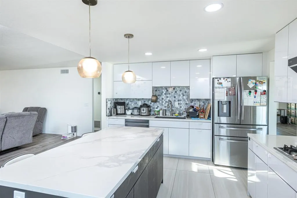 https://cdn.realtyfeed.com/cdn/127/306604997/ec366bd94a2d63b39703e3bbb2228df9.webp