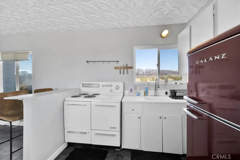 84753 Eddie Albert, 29 Palms, CA, 92277