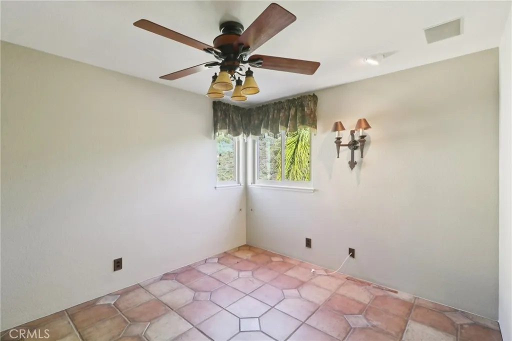https://cdn.realtyfeed.com/cdn/127/306605177/1b737cbaa01a918b0e7c6a4a81f789bf.webp
