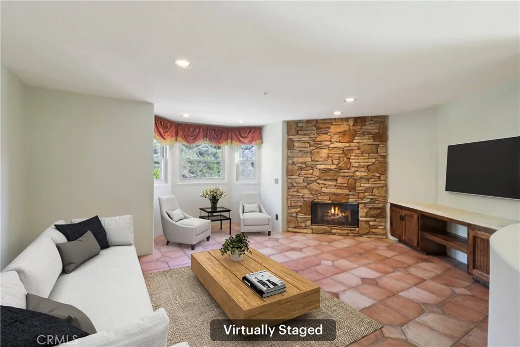 https://cdn.realtyfeed.com/cdn/127/306605177/ed7a12c1733233e6dd9a378dbcc14728.webp