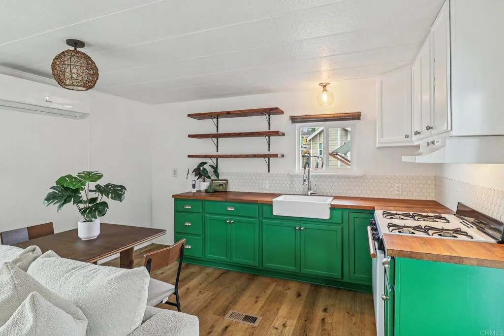 https://cdn.realtyfeed.com/cdn/127/306605181/36d19dbc34eec6991a9c748fa46a78d0.webp