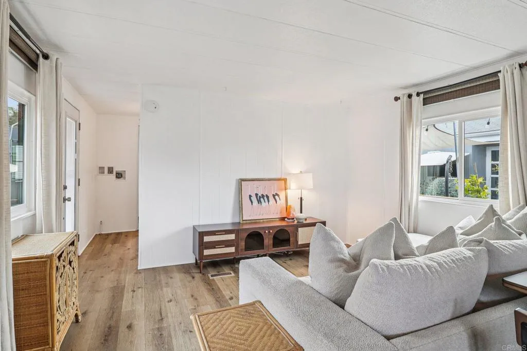 https://cdn.realtyfeed.com/cdn/127/306605181/3875cf1c0f8dc521795b295fea6d11d6.webp