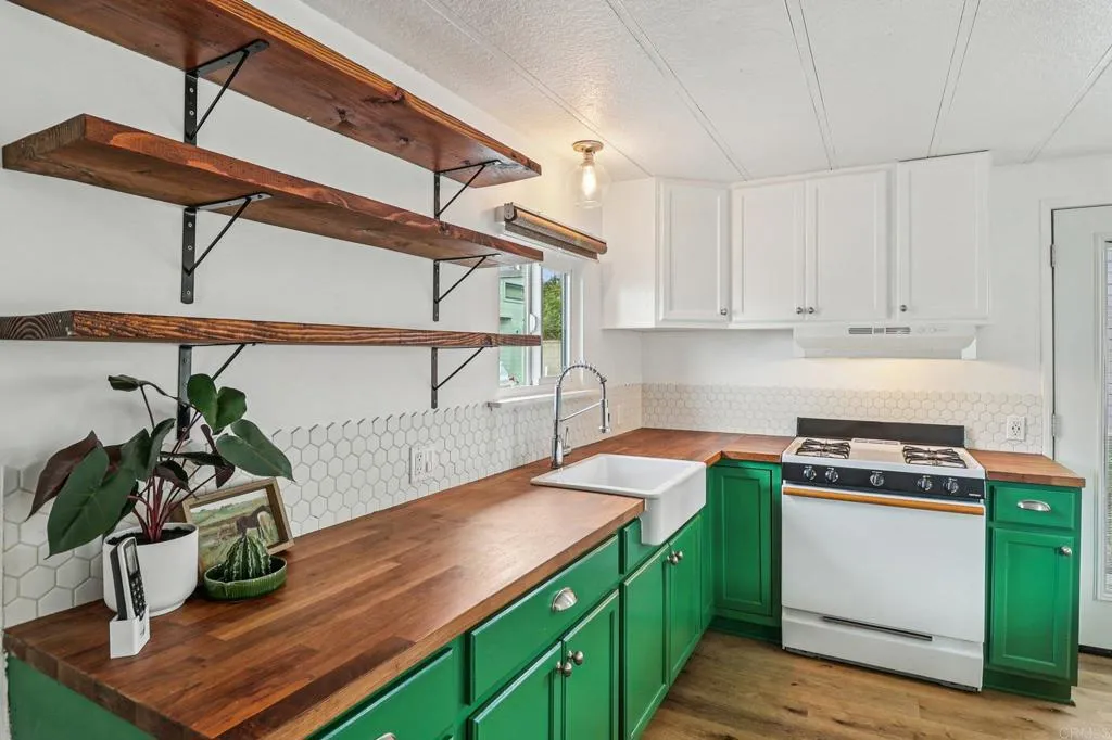 https://cdn.realtyfeed.com/cdn/127/306605181/d4c319b6f7077a5849232a79f09c620c.webp