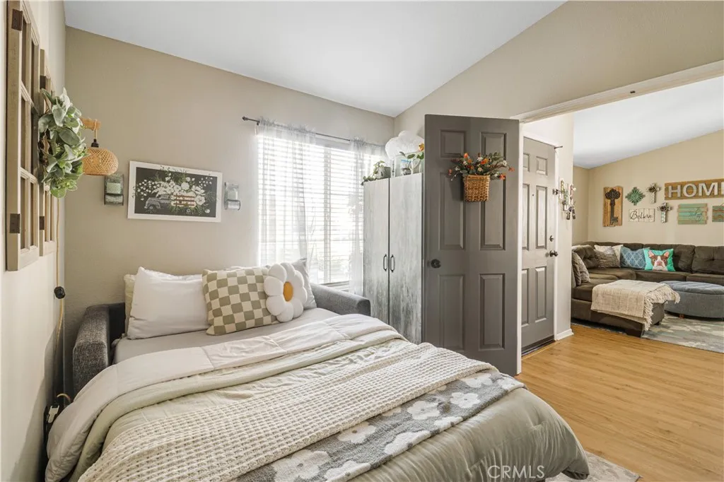 https://cdn.realtyfeed.com/cdn/127/306605191/6ec86a5dbf3b93423d11024815771fa9.webp