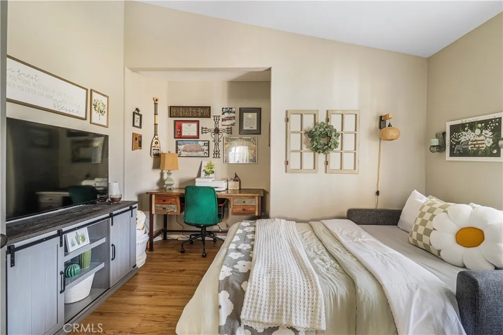 https://cdn.realtyfeed.com/cdn/127/306605191/a36c11309fa7b247f6e25fde112c3500.webp