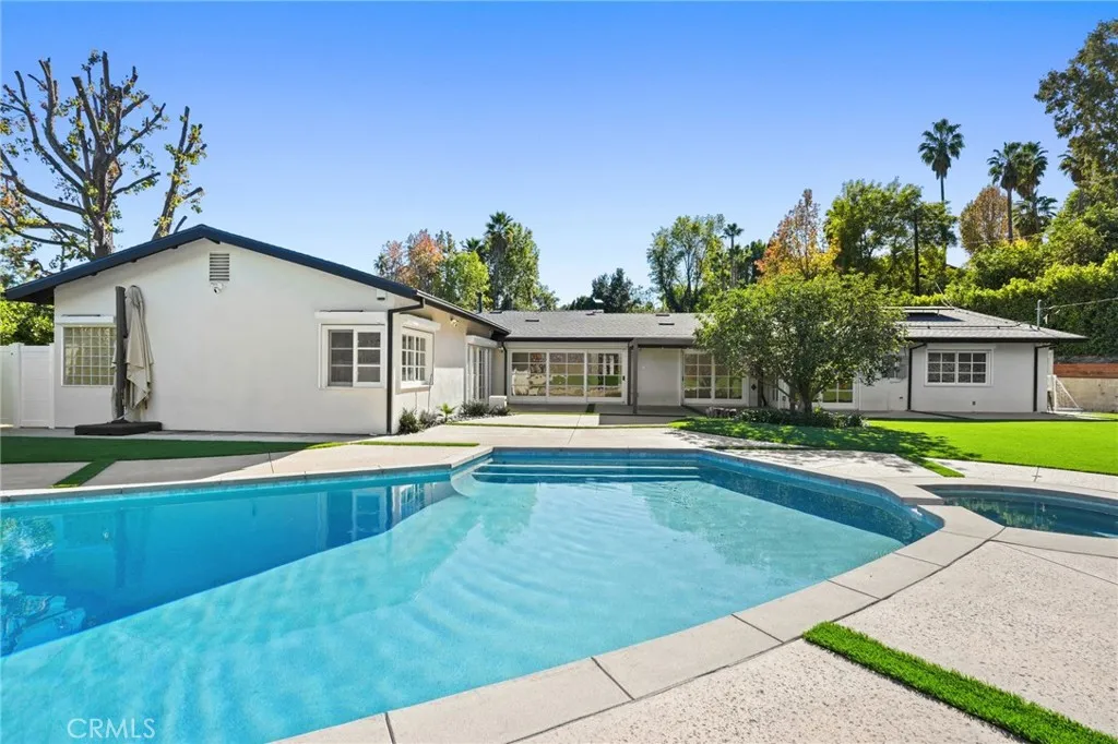 Woodland Hills, CA 91364