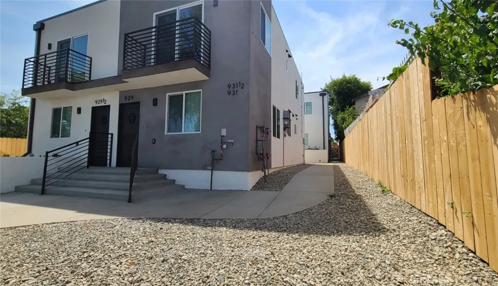 Los Angeles, CA 90023