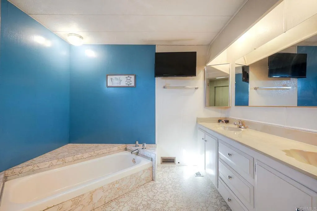 https://cdn.realtyfeed.com/cdn/127/306605385/49cf2f04b57938a36731014600bb353a.webp
