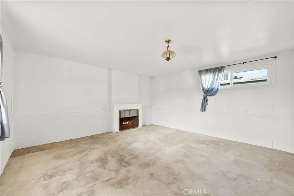 https://cdn.realtyfeed.com/cdn/127/306605393/e8824a3f37d7f8c406f18a2ab30cf34a.webp