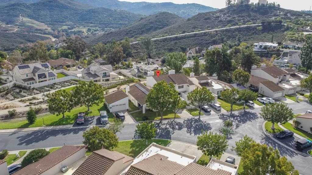 https://cdn.realtyfeed.com/cdn/127/306605405/242f0e503c0434fa895fda9eaa7eb1a1.webp