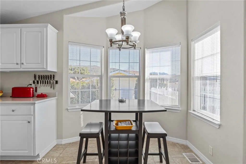 https://cdn.realtyfeed.com/cdn/127/306605455/0fcd4982122c3eb1c423abc22d70fcc7.webp