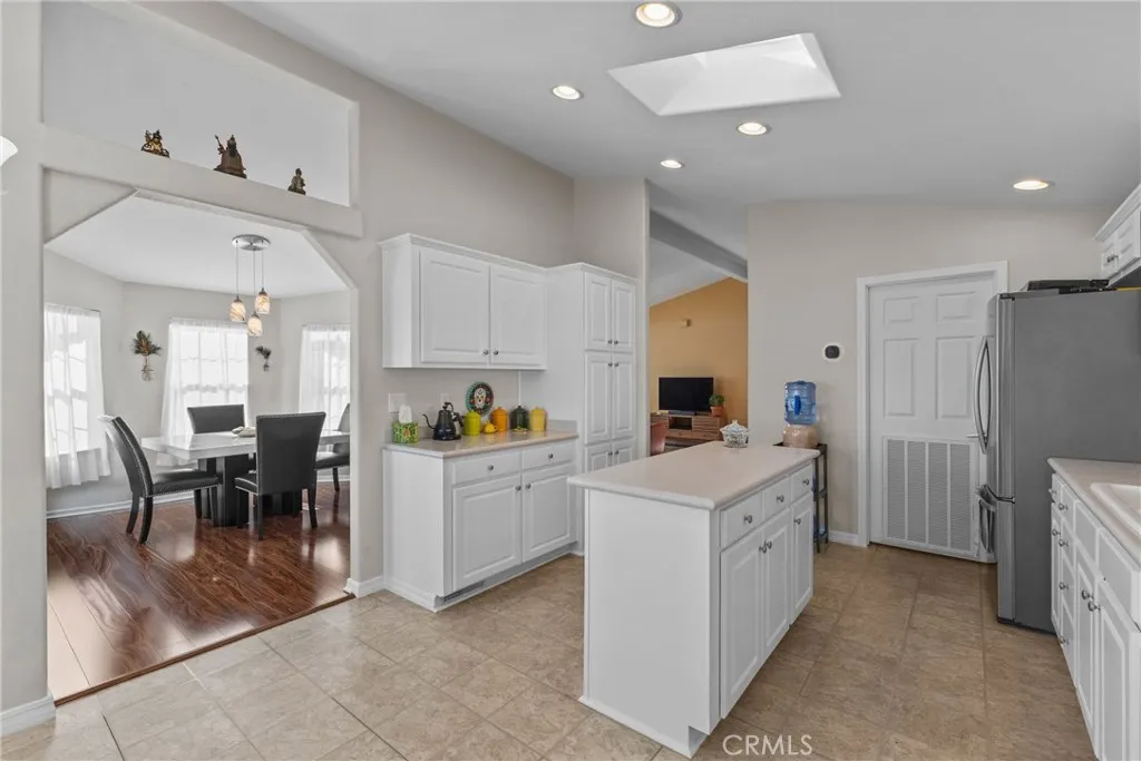 https://cdn.realtyfeed.com/cdn/127/306605455/12e0dabd7169b22f838712504b026094.webp