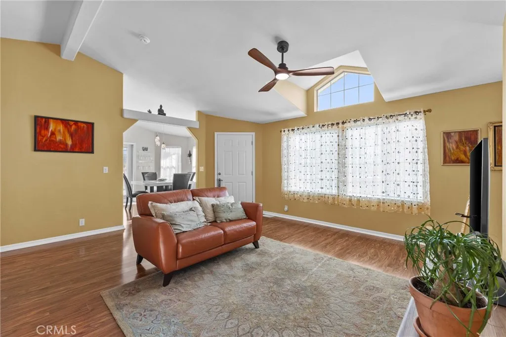 https://cdn.realtyfeed.com/cdn/127/306605455/d5d77524e2e354bf91976bee386f1f7d.webp
