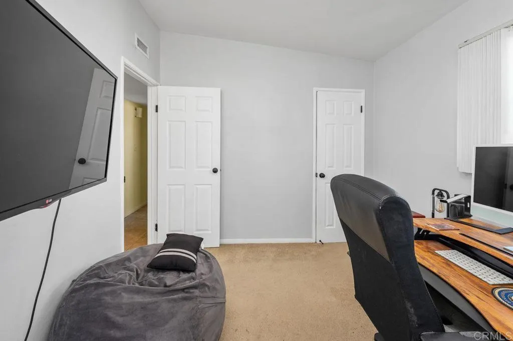 https://cdn.realtyfeed.com/cdn/127/306605472/7ba74129a896af9e991bf722def7b9d1.webp