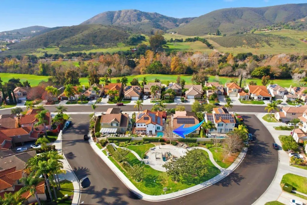 https://cdn.realtyfeed.com/cdn/127/306605500/5a99d7b3c9ce5df87d3274802498362e.webp