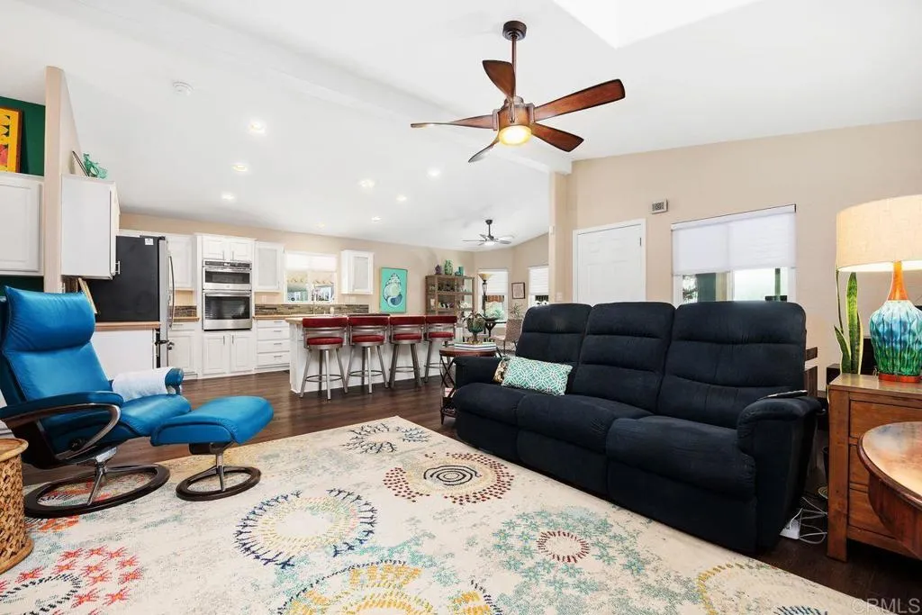 https://cdn.realtyfeed.com/cdn/127/306605584/3777694e86523a5643e7111ae3055f3c.webp