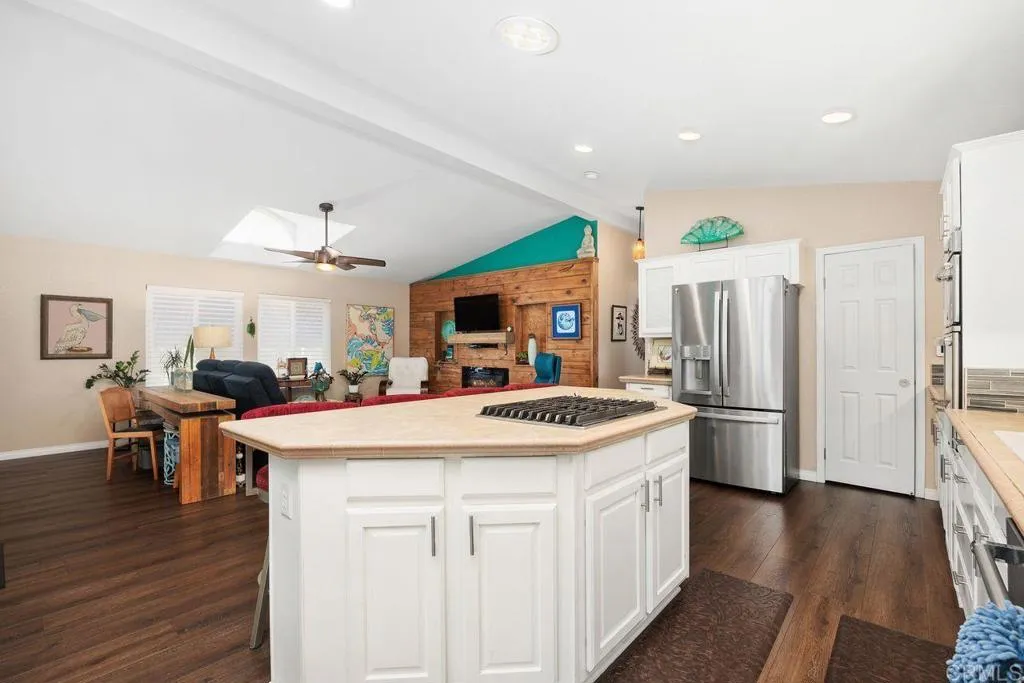 https://cdn.realtyfeed.com/cdn/127/306605584/e938db513e1a6847172a75b4769e3862.webp