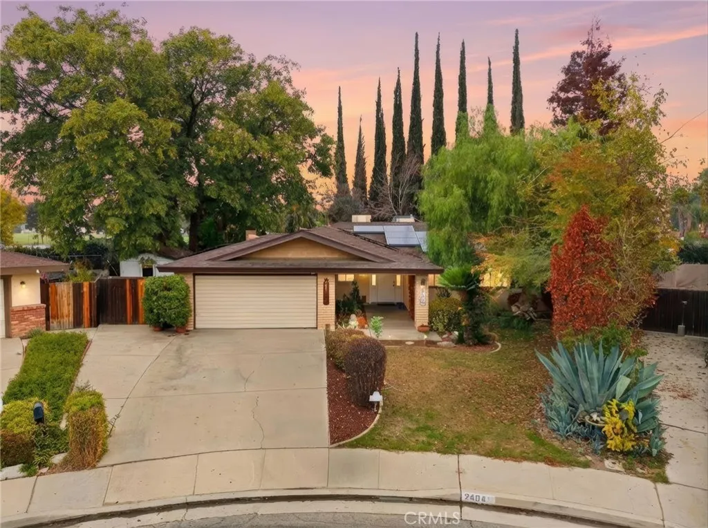 2404 Prestwick Court, Bakersfield, CA 93309