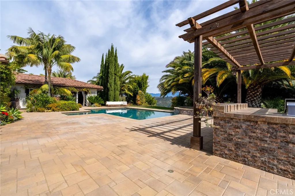 https://cdn.realtyfeed.com/cdn/127/306605673/003f50c73396e18c1ec751603e2de2a2.webp