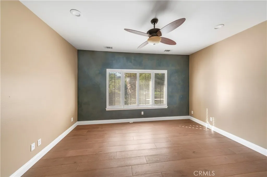https://cdn.realtyfeed.com/cdn/127/306605673/090a50a8bfb2777ce530590c8ea45a7b.webp