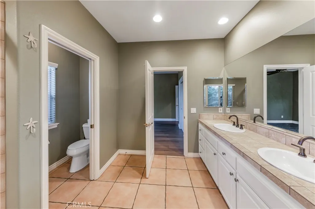 https://cdn.realtyfeed.com/cdn/127/306605673/3cefba24e89ed04c21935eb249e2e826.webp