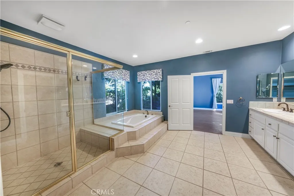 https://cdn.realtyfeed.com/cdn/127/306605673/62776cb748dabd9949272e955f35c510.webp