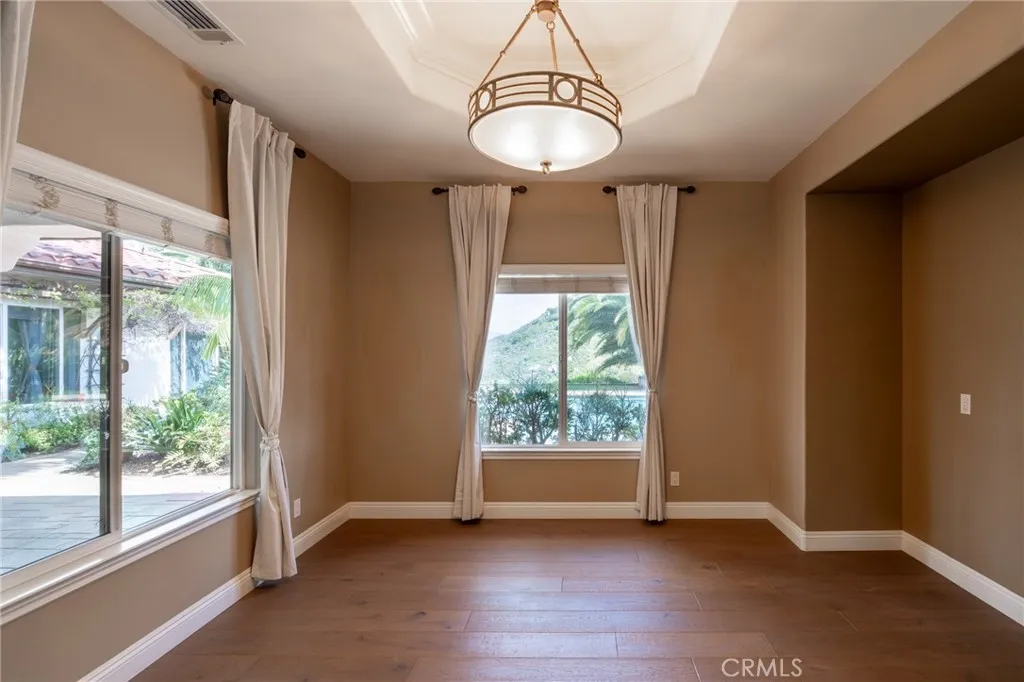 https://cdn.realtyfeed.com/cdn/127/306605673/65a928b2cf56a007cd168b22f72f172e.webp