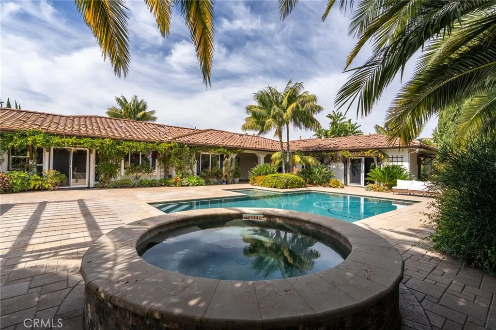 https://cdn.realtyfeed.com/cdn/127/306605673/916663be4bf39fd94c62cb6cacbdf7a7.webp