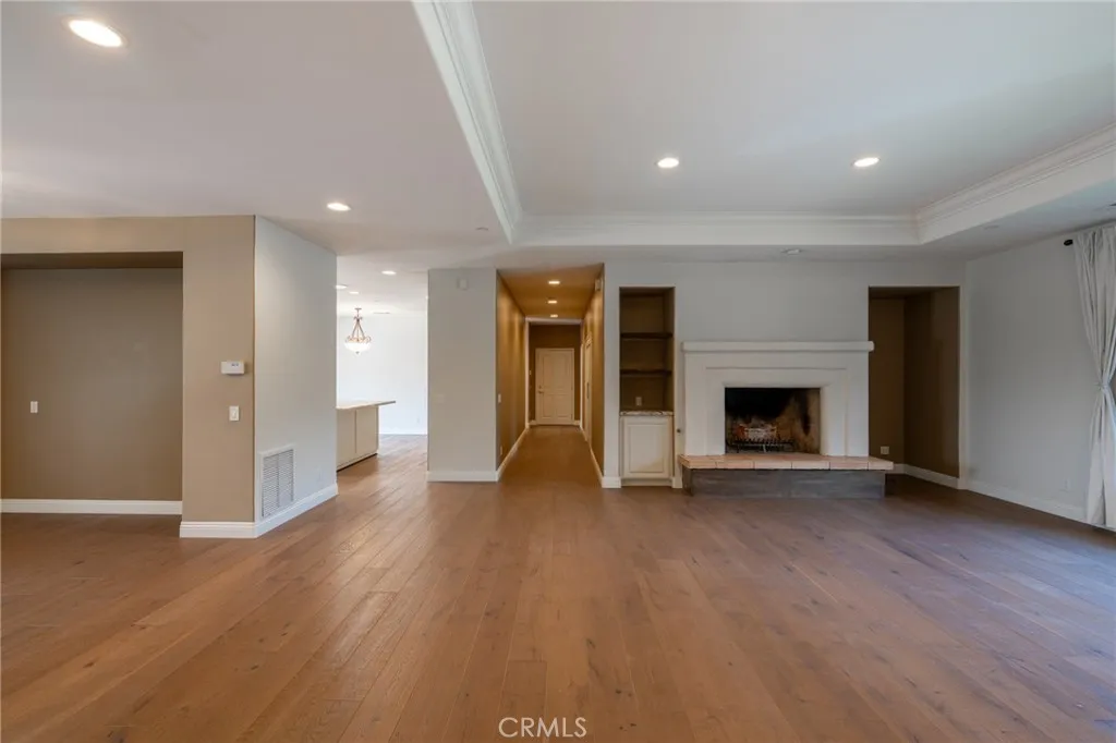 https://cdn.realtyfeed.com/cdn/127/306605673/9ced5f0d46bc613aedbbeda1e7d7d081.webp