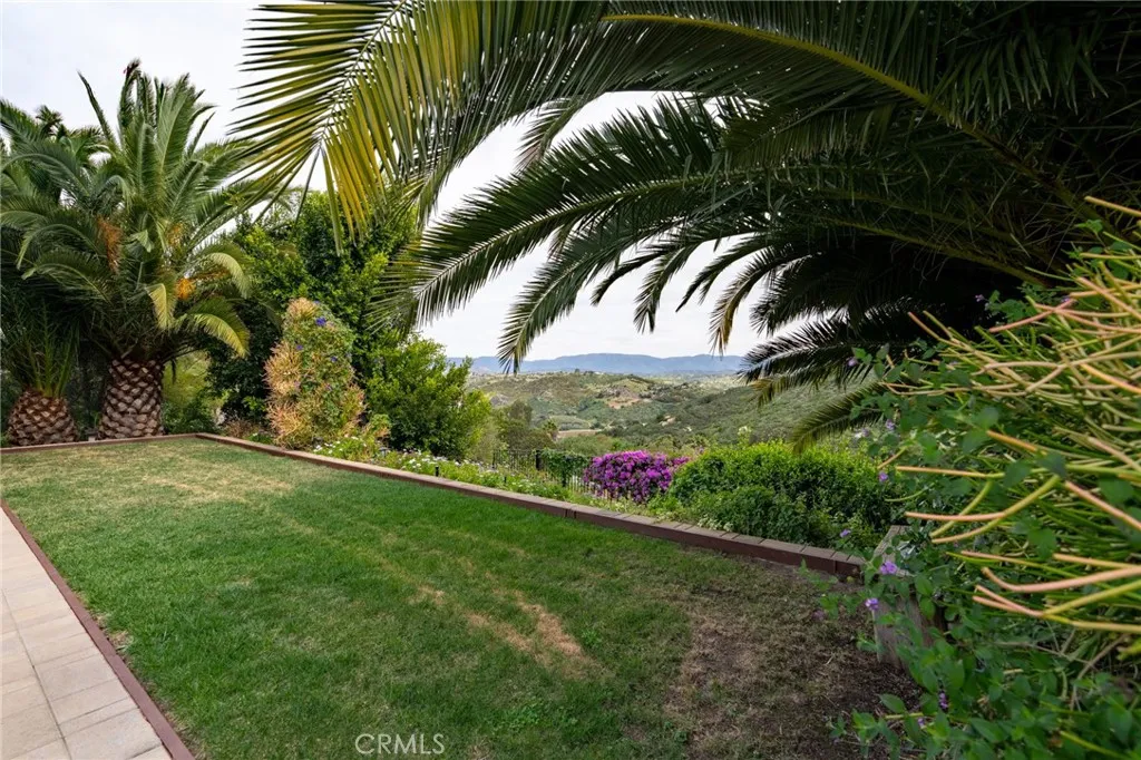 https://cdn.realtyfeed.com/cdn/127/306605673/f12b8c20fcaf56fb379cfa1dbabd6f59.webp