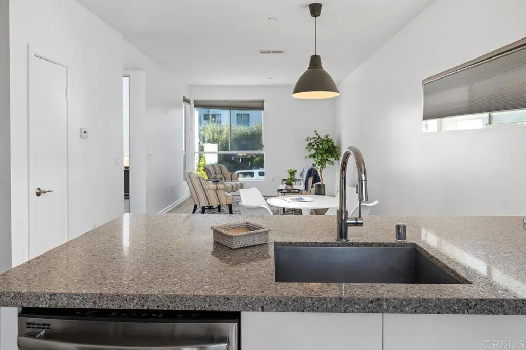 https://cdn.realtyfeed.com/cdn/127/306605760/6c4fcccaeab15770ecba30736258b14c.webp