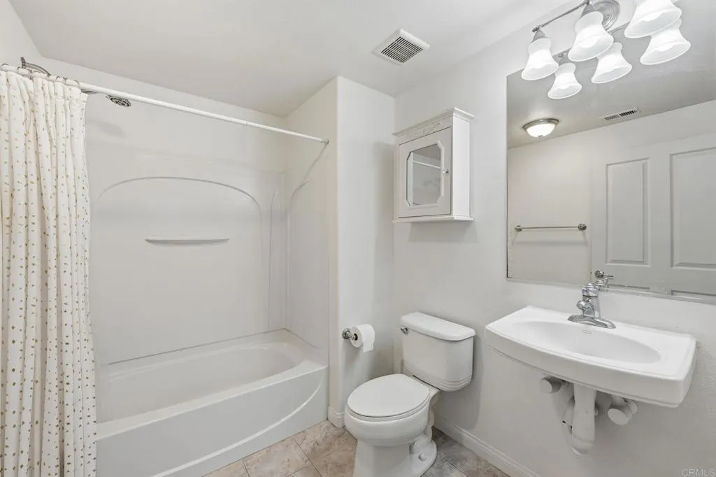 https://cdn.realtyfeed.com/cdn/127/306605787/2f09369dc7376043ffa7ac312181847d.webp