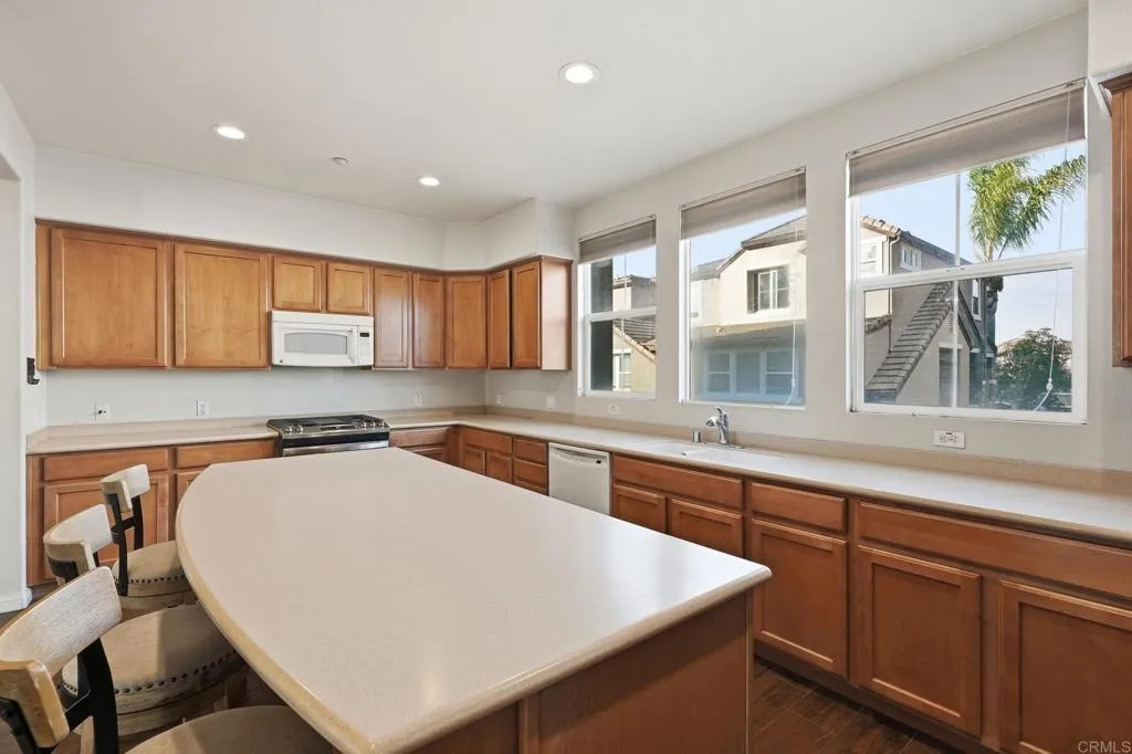 https://cdn.realtyfeed.com/cdn/127/306605787/8c57403d0f6565974c2f0e2d7820e363.webp