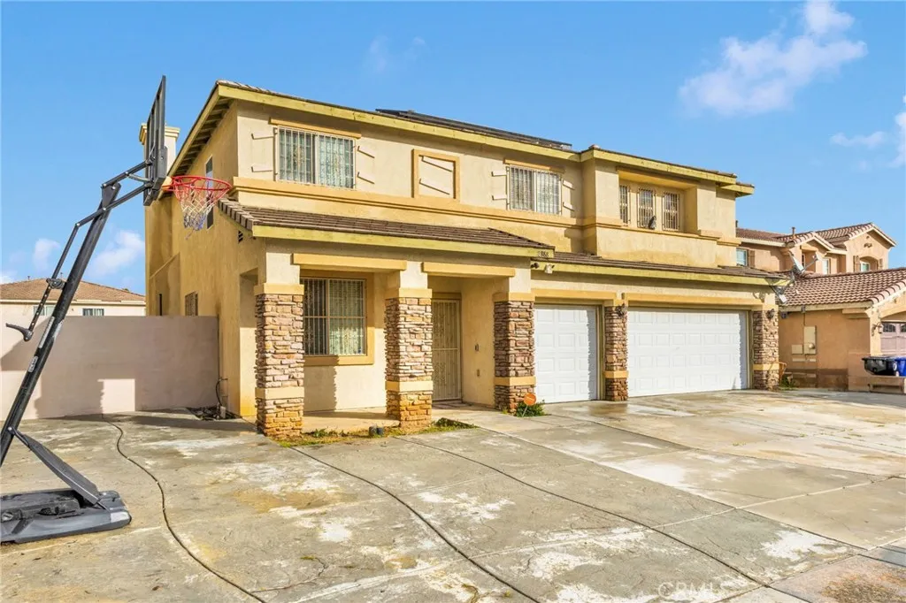 13888 Chestnut, Victorville, CA 92392 - Photo 2 of 64, Victorville, CA